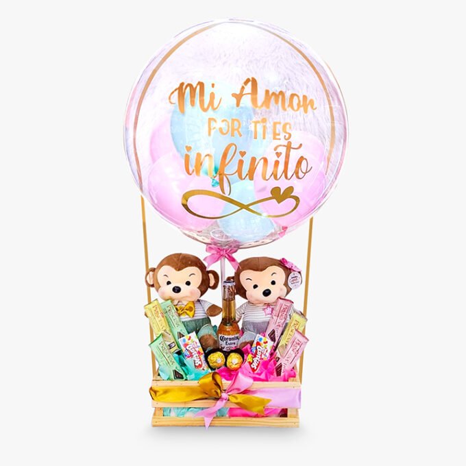 Peluches + dulces + corona + chocolates + globo en jaba de pino