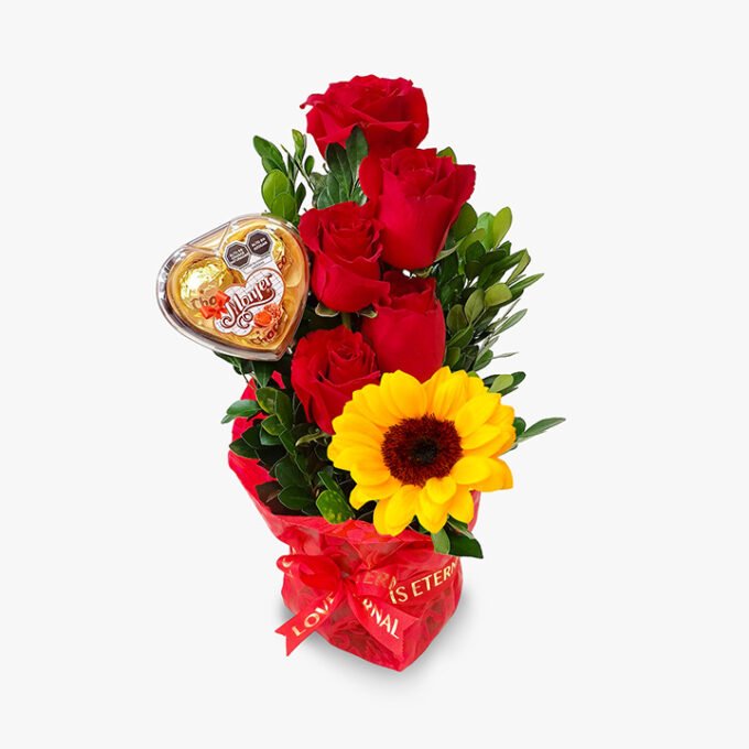 Arreglo de 5 rosas + girasol y chocolate monfer